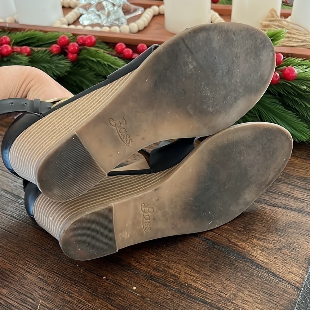 GH Bass & Co RENAE wedges black faux leather open toe sandal heels | size 9 - Picture 9 of 10